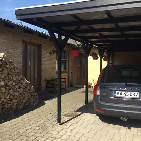 Vaerealse Til Leje Guest house Ullerslev