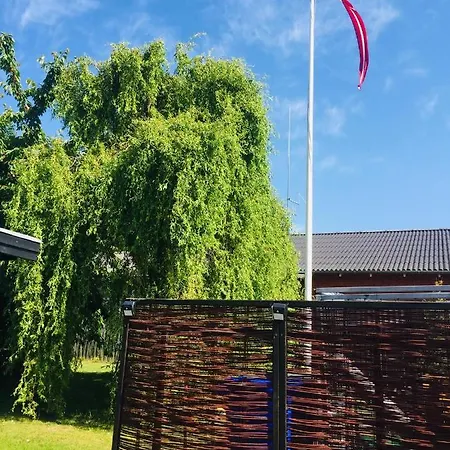 Vaerealse Til Leje Guest house *